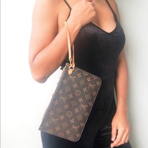 Louis Vuitton Monogram Zipped Pouch